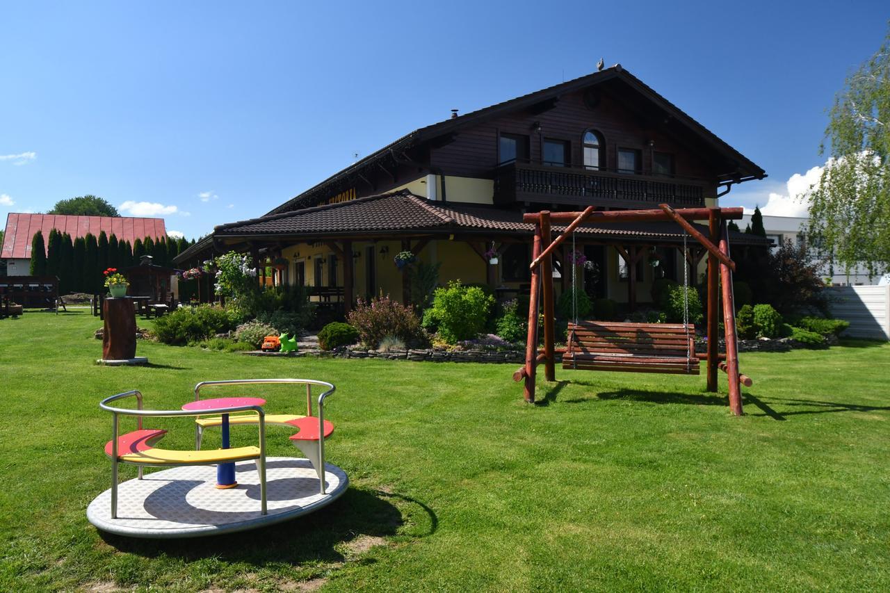 Villa Victoria Penzion Liptovský Ján Extérieur photo